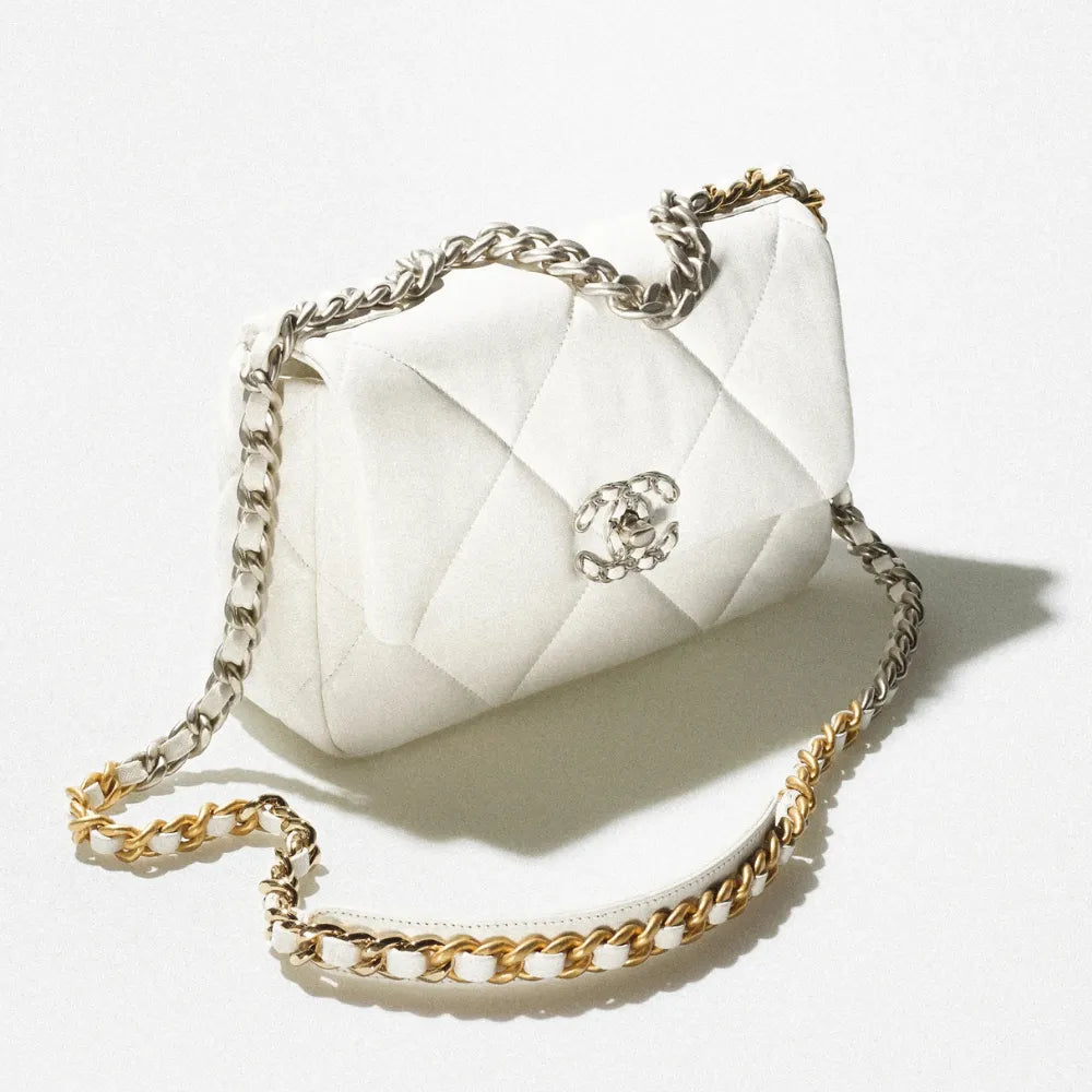 How to Remove Color Transfer on a Leather Bag
