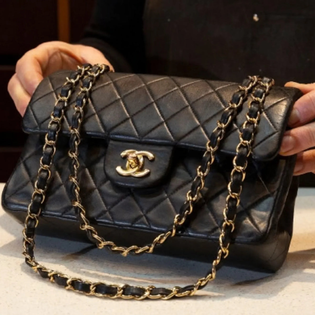 How to Fix Scratches on a Leather Bag