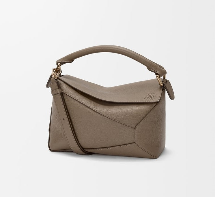 The Multidimensional Loewe Puzzle Bag